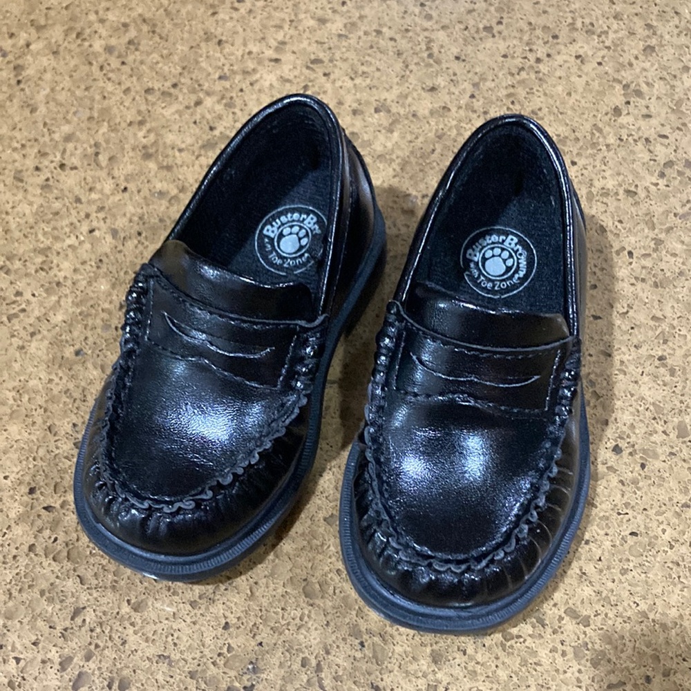 Buster Brown Black Toe Zone Baby or New Walker Size 5 Like New